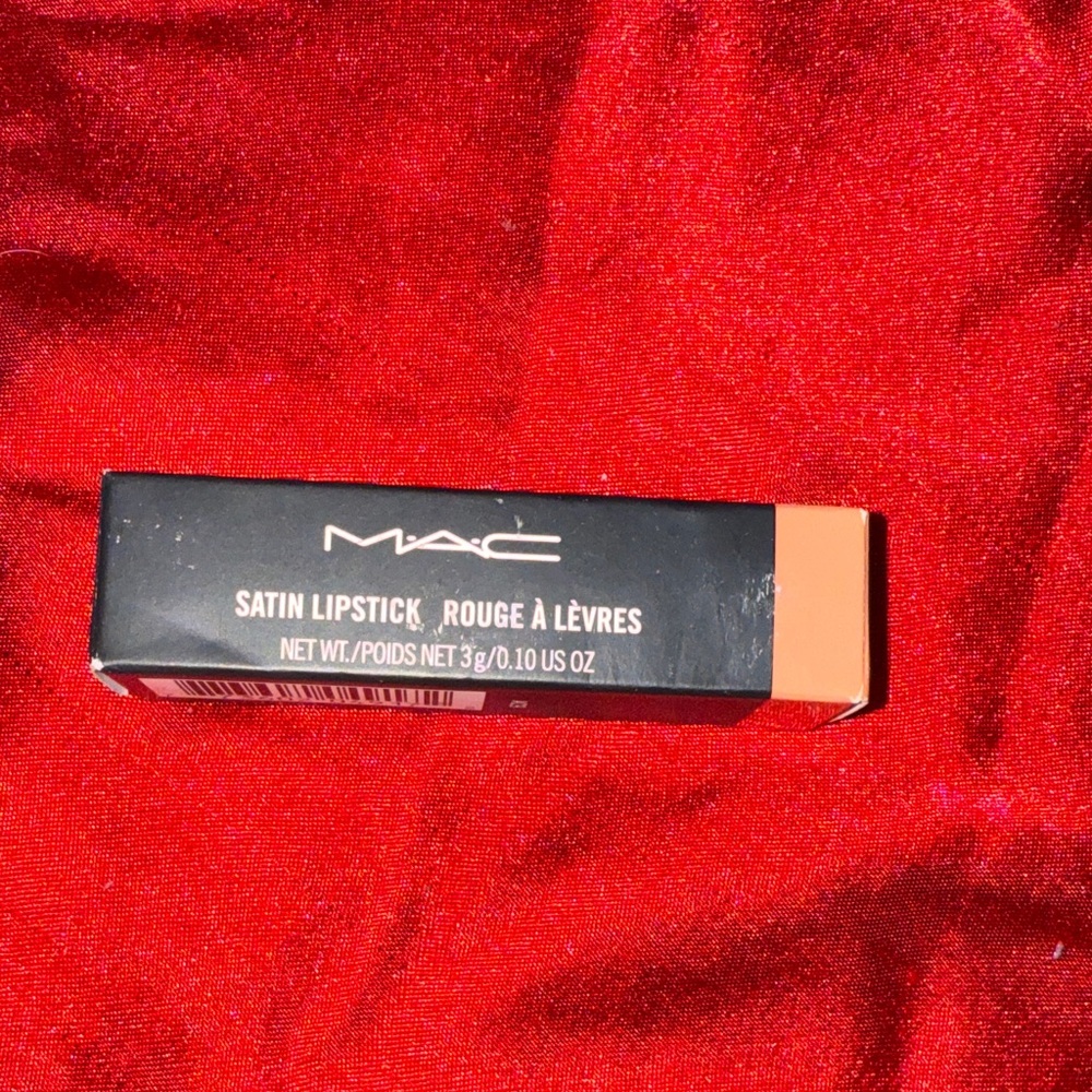 MAC Satin Lipstick Myth (814)